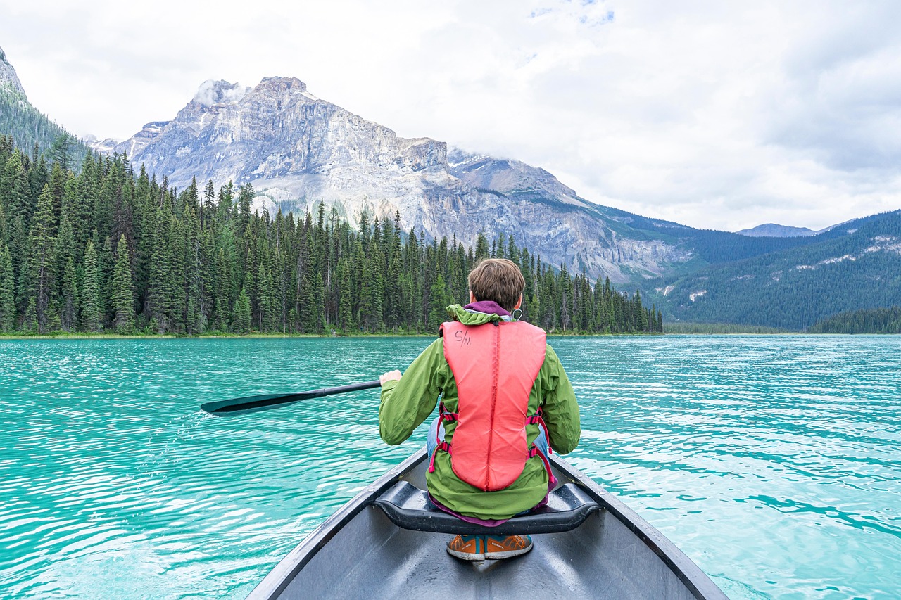 Best National Parks for Kayaking and Canoeing — Lakes, Rivers and Coast guide thumbnail